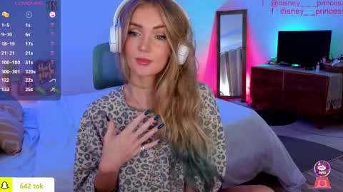 Snapshot of disney__princess chatting on 9, 5, 2026 JASMINE online show from 9, 5, 2026