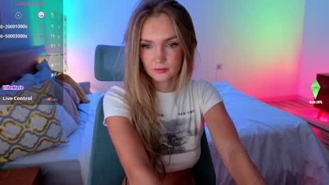 Snapshot of disney__princess chatting on 8, 6, 2026 JASMINE online show from 8, 6, 2026