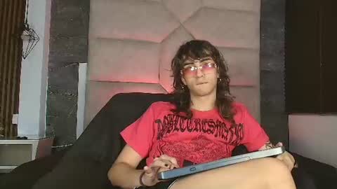 Snapshot of divine____ chatting on 13, 7, 2026 DIVINE online show from 13, 7, 2026
