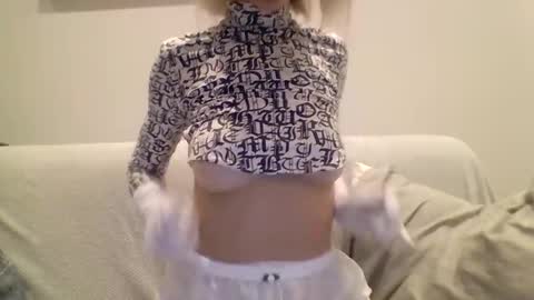 divine_creature online show from 15, 1, 2025