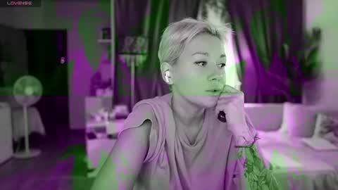 Snapshot of divine_kim chatting on 15, 7, 2026 Miss Kim online show from 15, 7, 2026