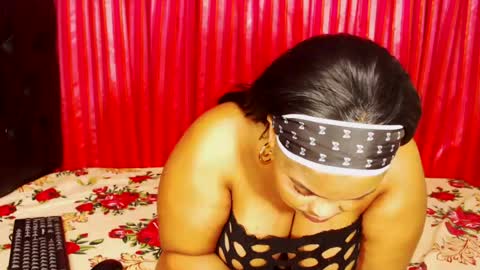 divinebooty93 online show from 6, 8, 2026