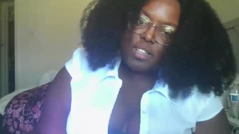 Snapshot of divinenicole22 chatting on 12, 11, 2025 divinenicole22 online show from 12, 11, 2025