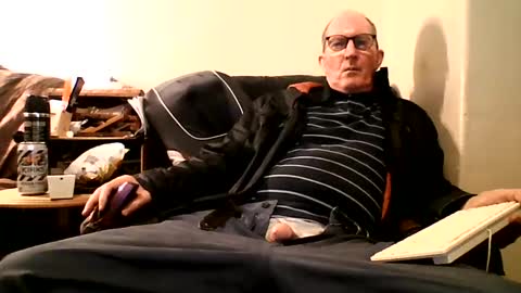 Snapshot of doggsaur chatting on 13, 1, 2025 Doggsaur online show from 13, 1, 2025