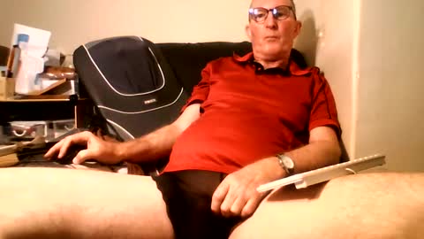 Snapshot of doggsaur chatting on 9, 3, 2025 Doggsaur online show from 9, 3, 2025