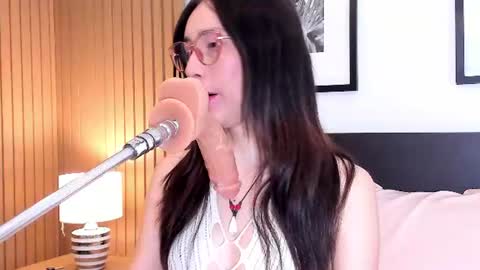 Bella  online show from 8, 7, 2026