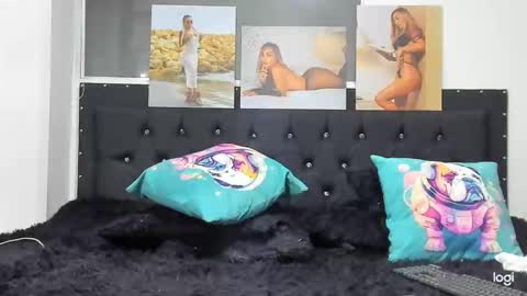 Snapshot of doll_celeste19 chatting on 12, 1, 2025 C E L E S T E online show from 12, 1, 2025