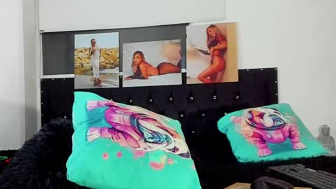 Snapshot of doll_celeste19 chatting on 8, 3, 2025 C E L E S T E online show from 8, 3, 2025