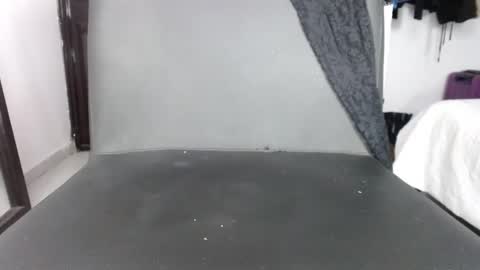 doll_dollys_ online show from 25, 2, 2025