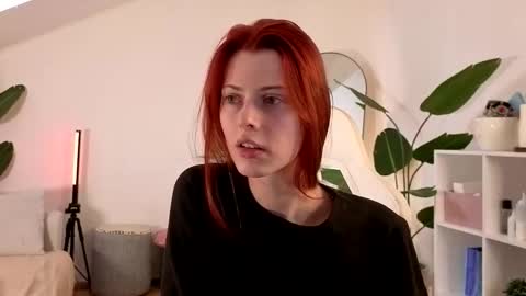 Your doll Lesli online show from 19, 12, 2025