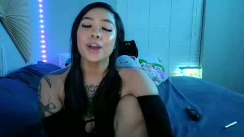 Snapshot of dolllface chatting on 8, 2, 2025 DOLLLFACE online show from 8, 2, 2025