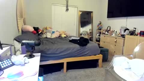 Snapshot of dolllface chatting on 8, 3, 2025 DOLLLFACE online show from 8, 3, 2025