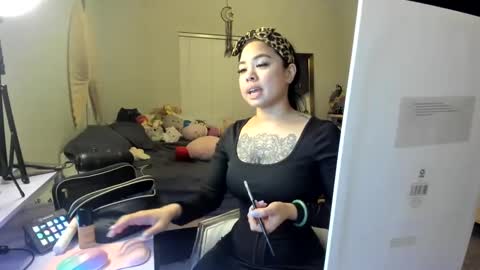 Snapshot of dolllface chatting on 9, 3, 2025 DOLLLFACE online show from 9, 3, 2025