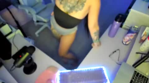 Snapshot of dolllface chatting on 20, 9, 2025 DOLLLFACE online show from 20, 9, 2025