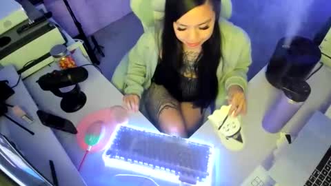 Snapshot of dolllface chatting on 23, 10, 2025 DOLLLFACE online show from 23, 10, 2025