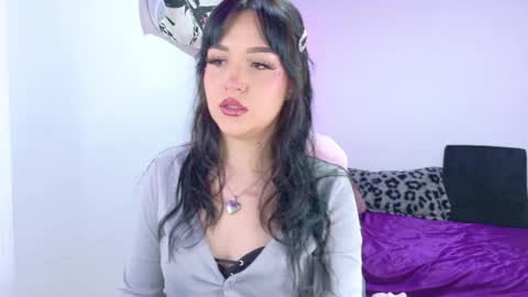 Snapshot of dollmeow chatting on 18, 5, 2026 Isabela Independet model 3 online show from 18, 5, 2026