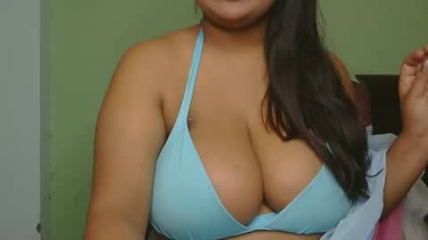 dolly_2 online show from 11, 4, 2026