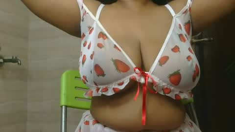 Snapshot of dolly_2 chatting on 28, 6, 2026 dolly_2 online show from 28, 6, 2026