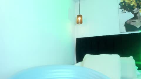 Call me Zoe  online show from 30, 6, 2026