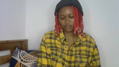 Snapshot of dollyplum chatting on 5, 10, 2025 Cushey online show from 5, 10, 2025