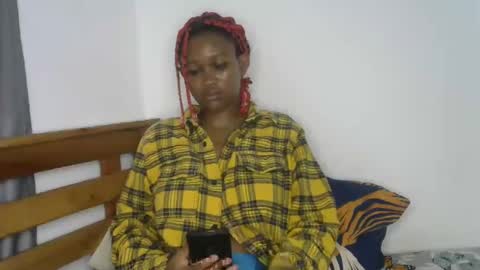 Snapshot of dollyplum chatting on 7, 10, 2025 Cushey online show from 7, 10, 2025