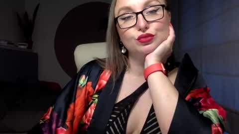 DOM MUMMY online show from 17, 10, 2025