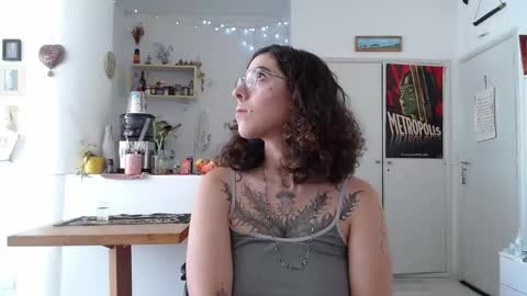 Snapshot of domenica_dos_ouros chatting on 17, 4, 2026 sweet domme online show from 17, 4, 2026