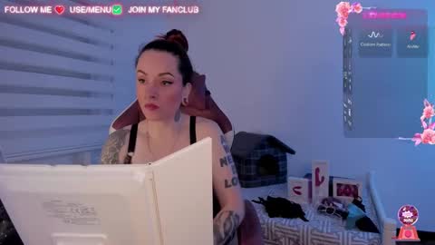 Snapshot of domina_deivis chatting on 3, 3, 2025 I WILL BE BACK ON WEDNESDAY DECEMBER 4 0100AM COLOMBIA TIME online show from 3, 3, 2025