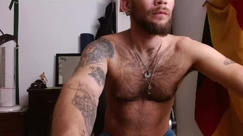 Logan - INDEPENDET MODEL online show from 7, 4, 2026