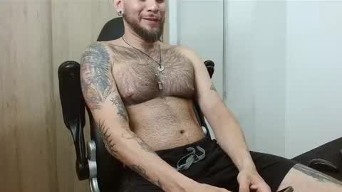 Logan - INDEPENDET MODEL online show from 1, 7, 2026