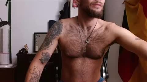 Logan - INDEPENDET MODEL online show from 2, 7, 2026