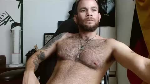 Logan - INDEPENDET MODEL online show from 10, 7, 2026