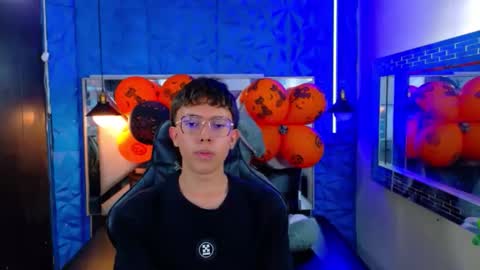 Snapshot of dominic_carminex chatting on 23, 10, 2025 dominic_carminex online show from 23, 10, 2025