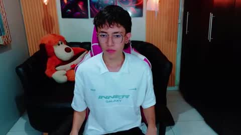 Snapshot of dominic_carminex chatting on 4, 11, 2025 dominic_carminex online show from 4, 11, 2025