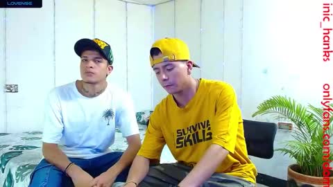 Snapshot of dominic_hanks chatting on 4, 2, 2025 DOMINIC AND ANDREW online show from 4, 2, 2025