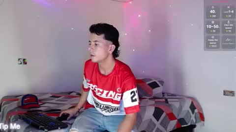 Snapshot of dominic_hanks chatting on 7, 10, 2025 DOMINIC AND ANDREW online show from 7, 10, 2025