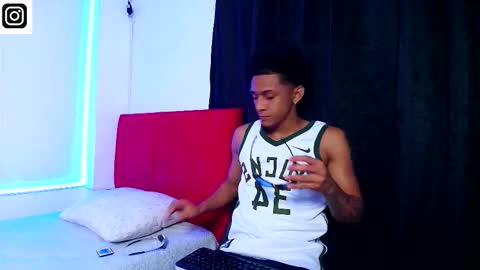 dominic_smith_ online show from 31, 10, 2025