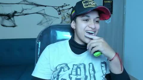 Snapshot of dominick_joness chatting on 21, 10, 2025 Dominick online show from 21, 10, 2025