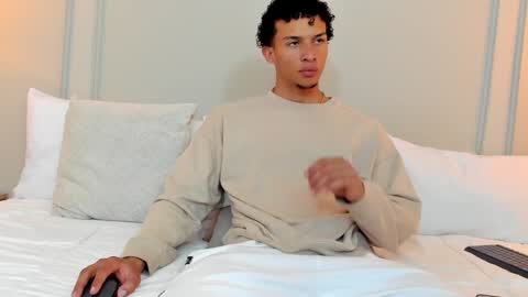 Dominick Star online show from 12, 12, 2024