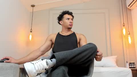 Dominick Star online show from 28, 1, 2025