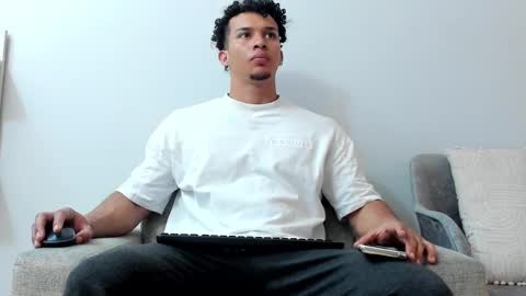 Dominick Star online show from 4, 2, 2025