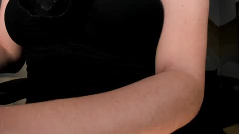 Snapshot of dominiquevega_ chatting on 19, 12, 2024 Dominique online show from 19, 12, 2024