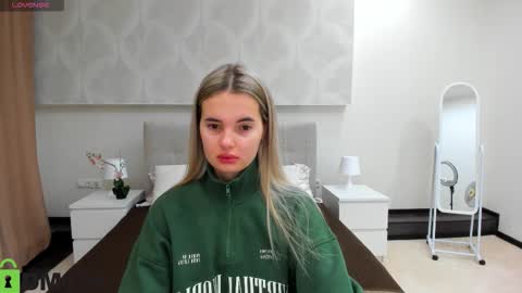 Snapshot of donnaaa_evans chatting on 23, 11, 2025 Donna On GMT2 Mon-Fri 3-9 AM online show from 23, 11, 2025