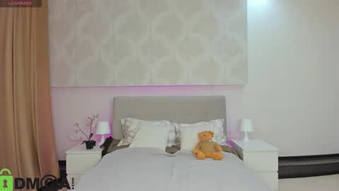 Snapshot of donnaaa_evans chatting on 18, 2, 2026 Donna On GMT2 Mon-Fri 3-9 AM online show from 18, 2, 2026