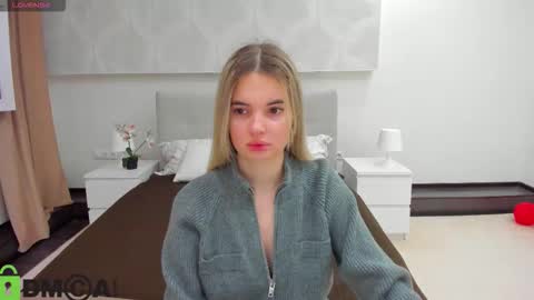 Snapshot of donnaaa_evans chatting on 22, 2, 2026 Donna On GMT2 Mon-Fri 3-9 AM online show from 22, 2, 2026