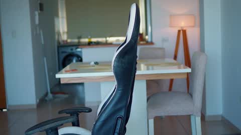 Donatella online show from 12, 1, 2026