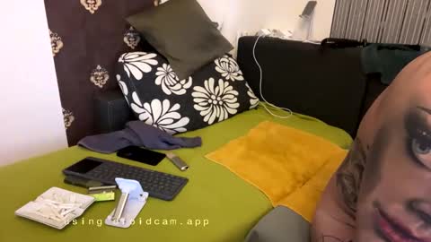 donny442313 online show from 18, 4, 2026