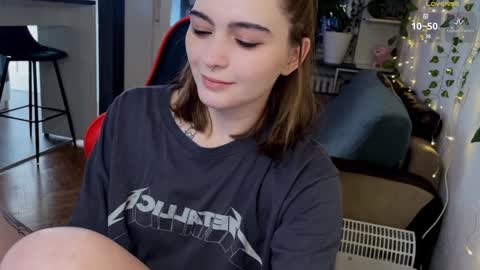 Snapshot of dorfmatratze_ chatting on 5, 1, 2025 Alice online show from 5, 1, 2025