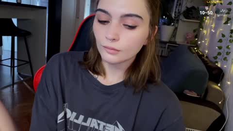 Snapshot of dorfmatratze_ chatting on 5, 1, 2025 Alice online show from 5, 1, 2025