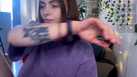 Snapshot of dorfmatratze_ chatting on 6, 2, 2025 Alice online show from 6, 2, 2025